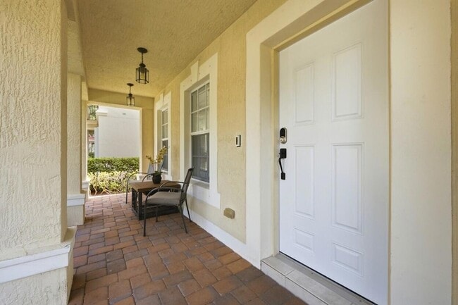 Building Photo - 8212 Calterra Dr