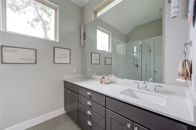 Building Photo - 5103 Royal Heath Dr