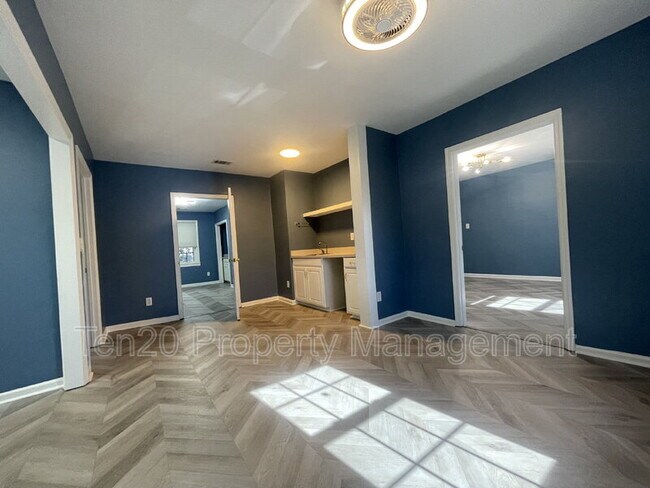 Building Photo - 4741 Armour Rd