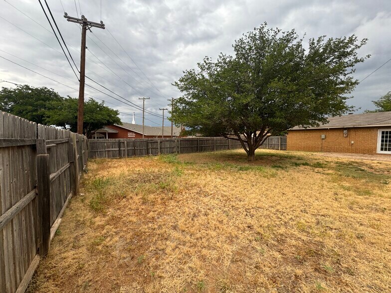 Building Photo - 5412 39th Dr