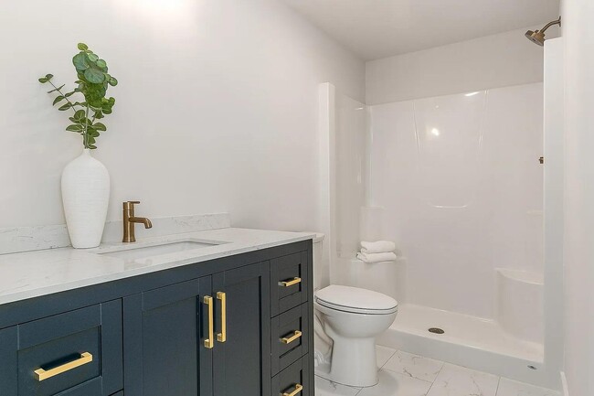 Building Photo - 27A Birch Hl Ln