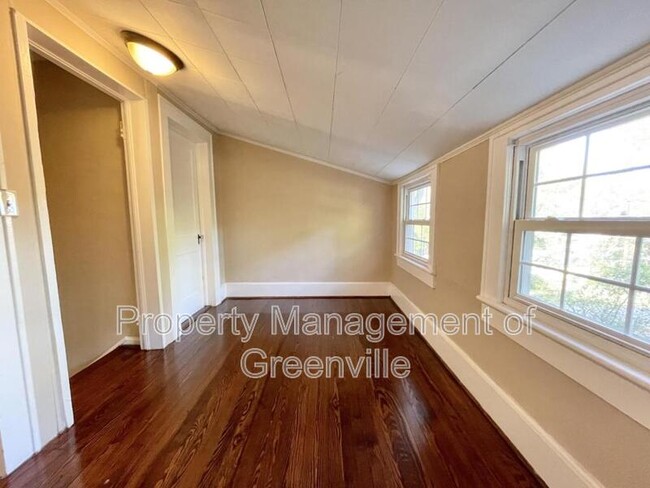 Building Photo - 301 Rogers Ave
