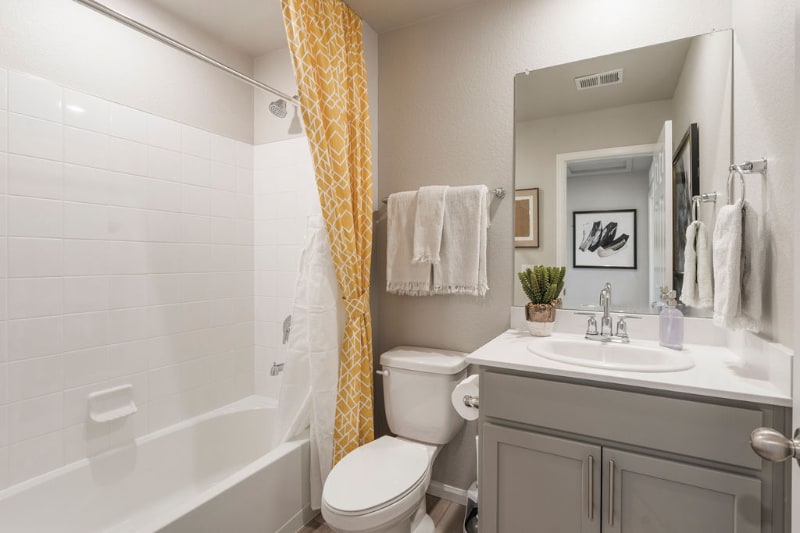 Building Photo - 750 N Rome St