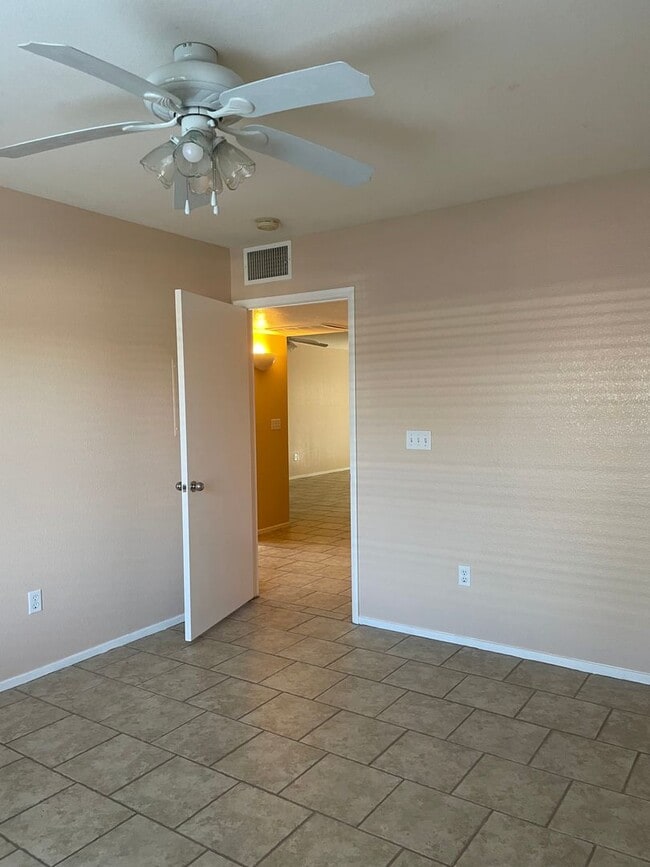Building Photo - Gated First Floow Summerlin Condo - 2 Bedr...