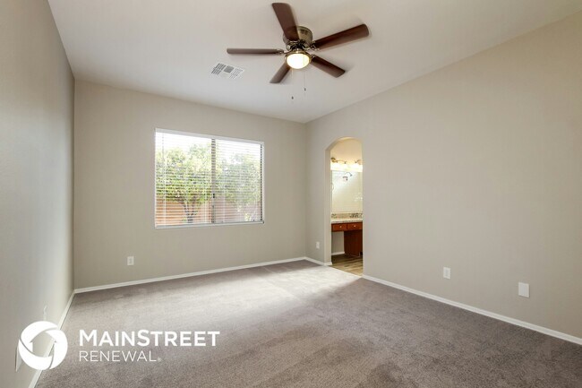 Building Photo - 12933 W Ash St
