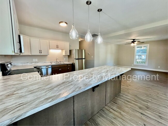 Building Photo - 774 Gracey Ave