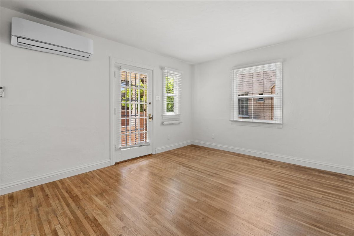 Building Photo - 4044 Huron Ave