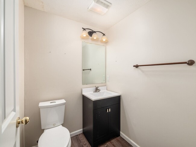 Building Photo - 53 Traditions Way
