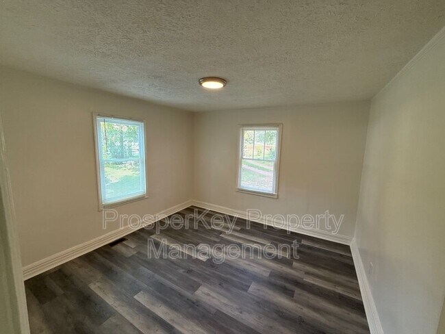 Building Photo - 4692 College St