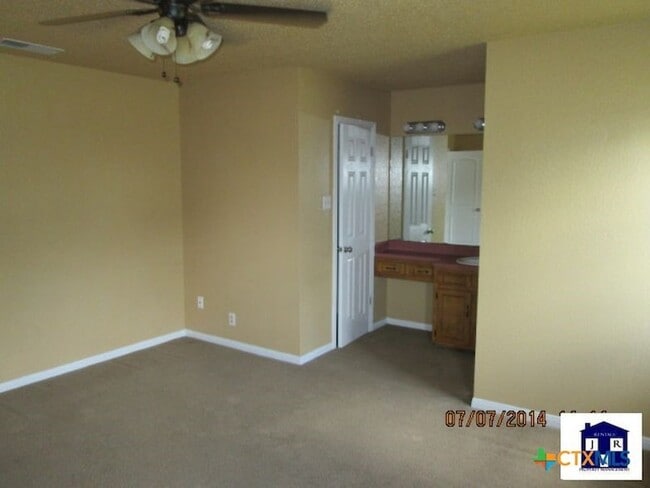 Building Photo - 2619 Phyllis Dr