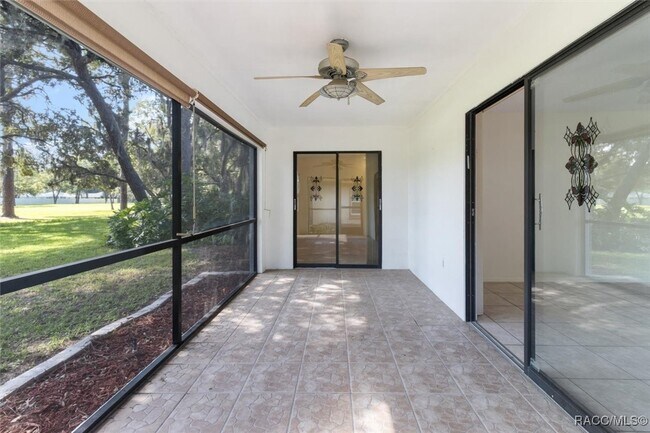 Building Photo - 83 Golfview Dr