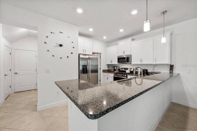 Building Photo - 8166 Crescent Oaks Dr