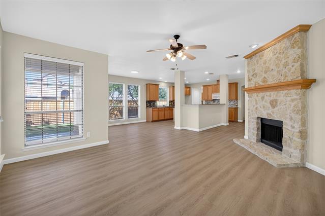 Building Photo - 2616 Cove Dr