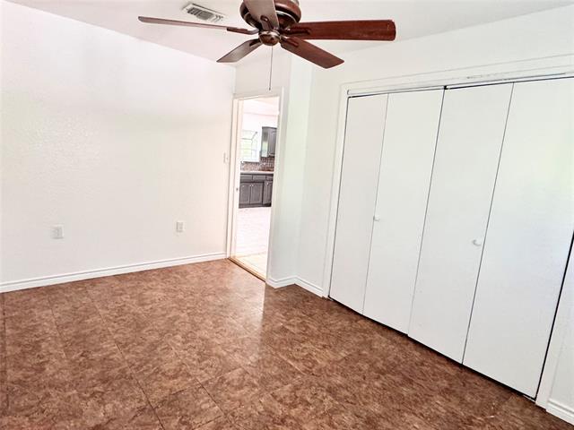 Building Photo - 1726 FM 2048
