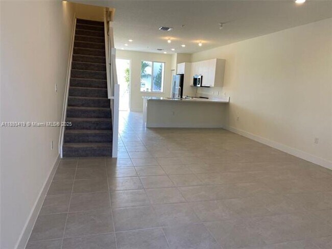 Building Photo - 10250 NW 66th St