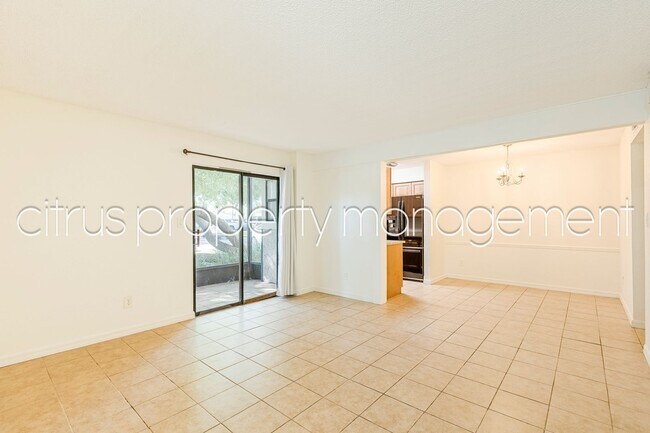 Building Photo - Winter Park 2/2 Condo in Charming Parkview...