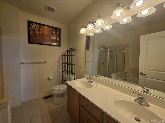 Building Photo - 913 Hawthorn Way