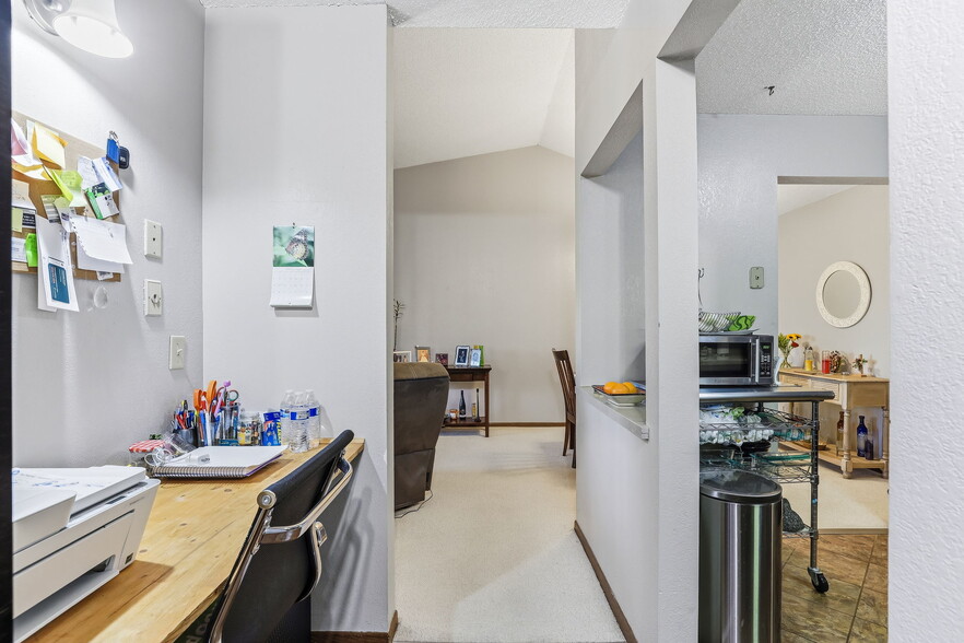 Building Photo - 3850 Plymouth Blvd