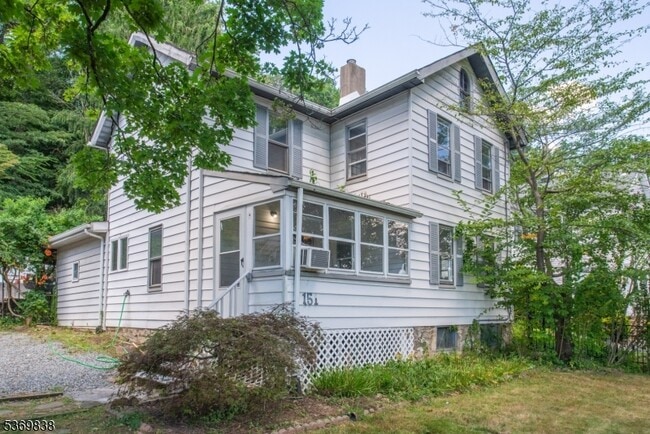 Primary Photo - 151 Mt Kemble Ave