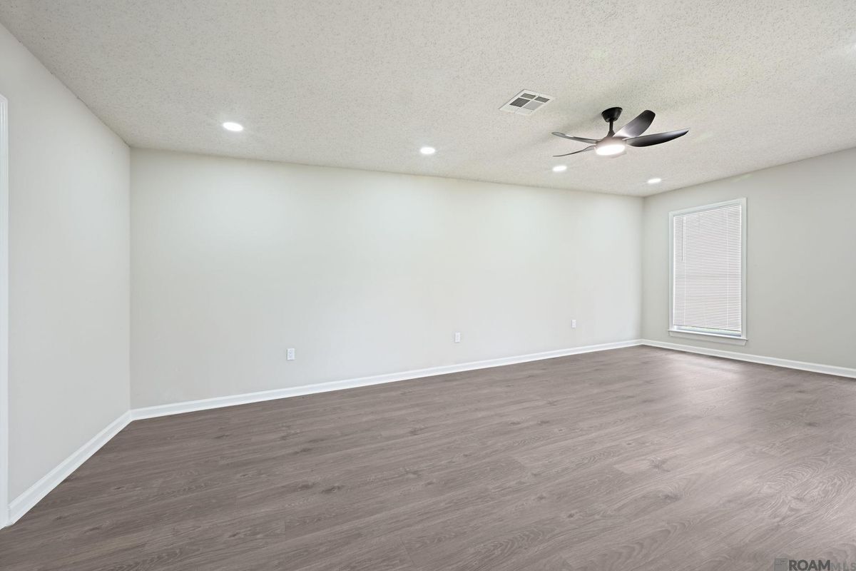 Building Photo - 8724 Metairie Dr