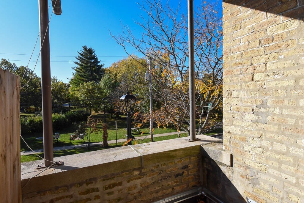 Building Photo - 733 Judson Ave