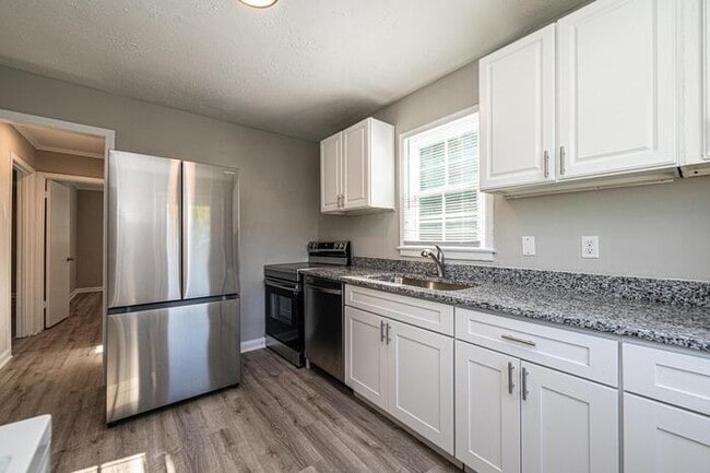 Building Photo - 184 Mill St