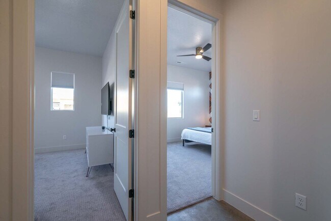 Building Photo - Adventure House!