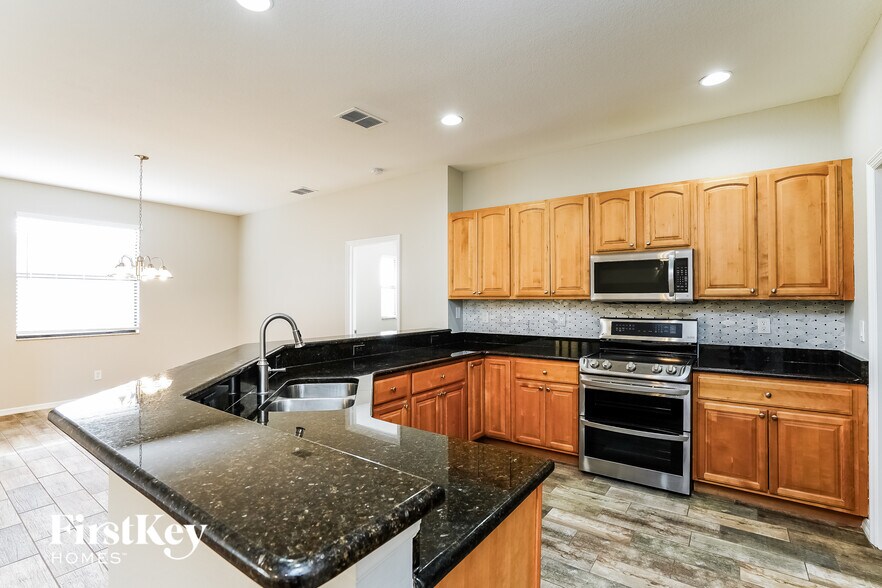 Building Photo - 1829 NW 23rd Ave