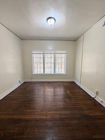 Building Photo - 1825 Ivar Ave