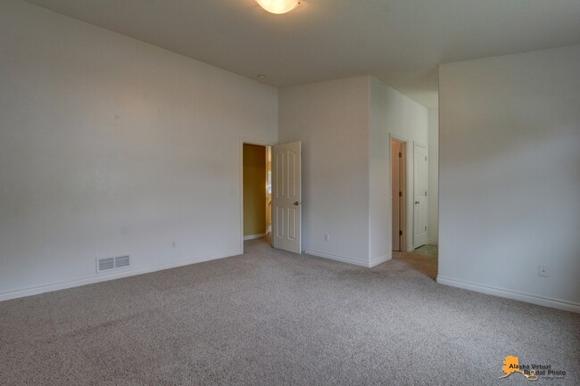 Building Photo - Exquisite Powder Ridge Home!