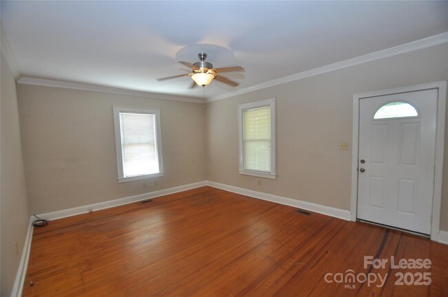 Building Photo - 1731 Perfection Ave
