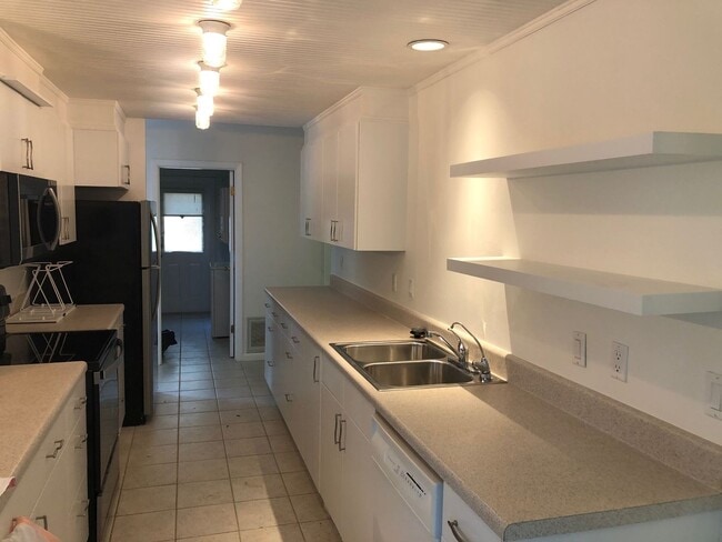 Building Photo - Great Home in Palm View