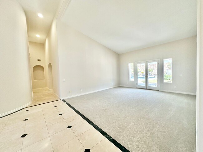 Building Photo - 4286 La Canada Rd