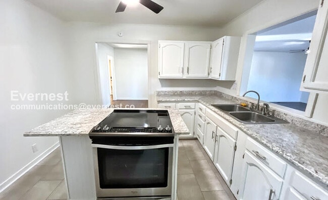 Building Photo - 15 Walker Ave