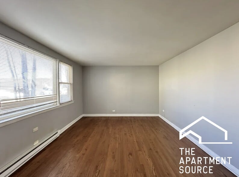 Building Photo - 7630 N Milwaukee Ave