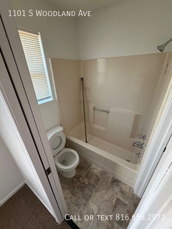 Building Photo - 1101 S Woodland Ave