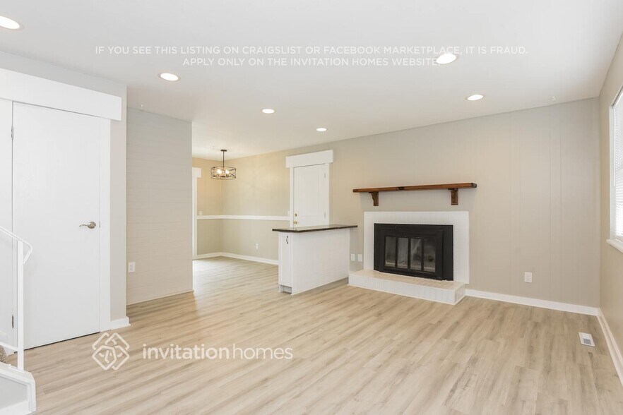 Building Photo - 9620 W 104th Dr
