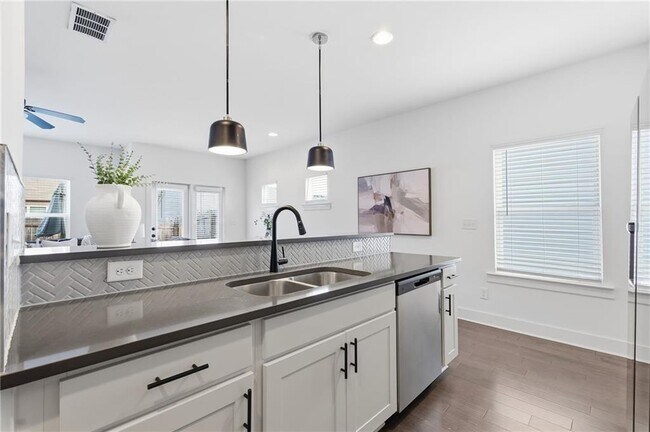 Building Photo - 1883 Plainsboro Dr