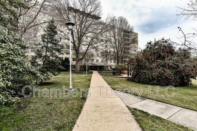 Building Photo - 6621 Wakefield Dr