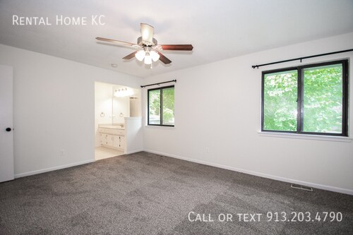 Building Photo - 7920 W 113th Terrace