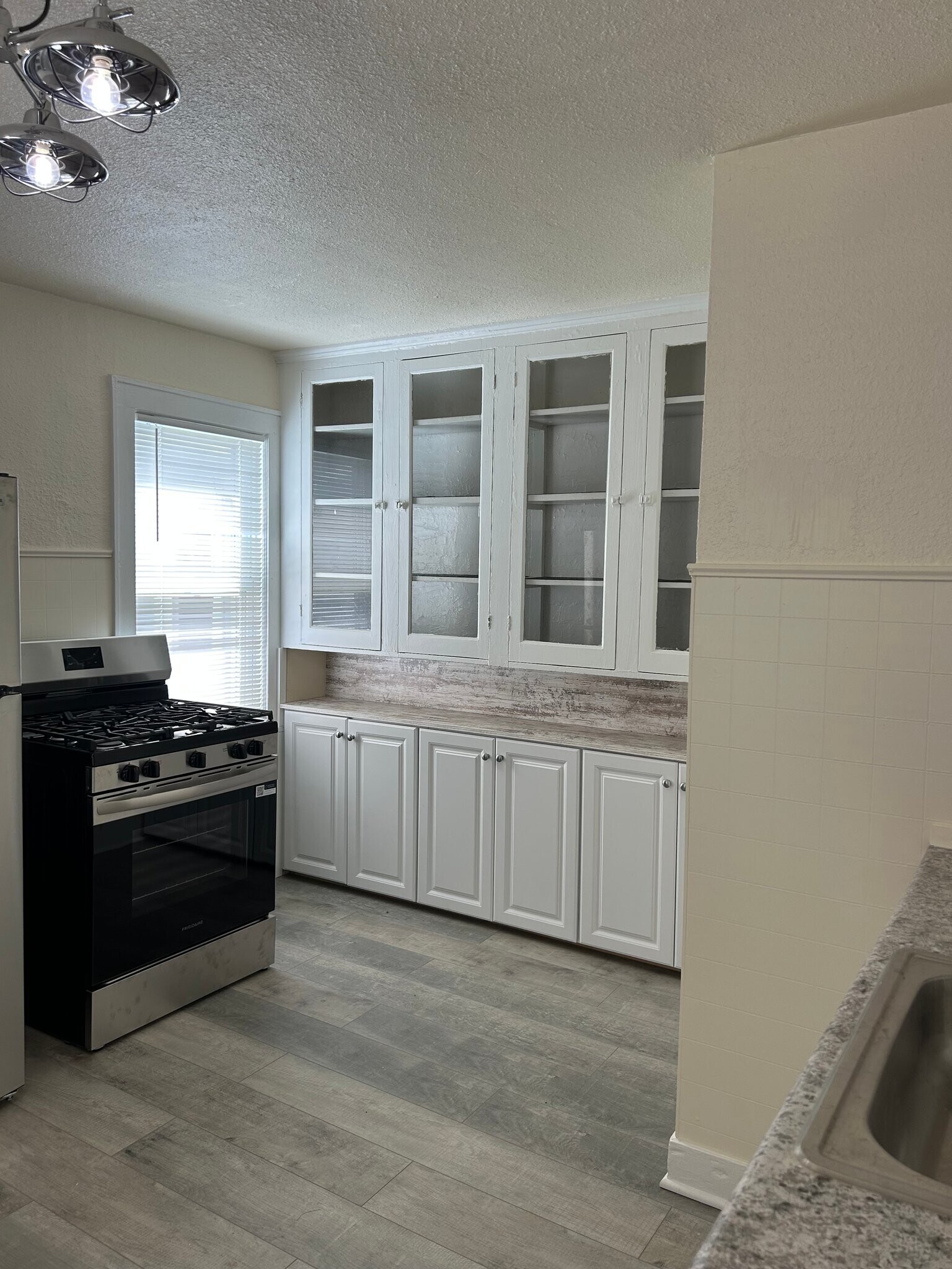 Building Photo - 815 11th St