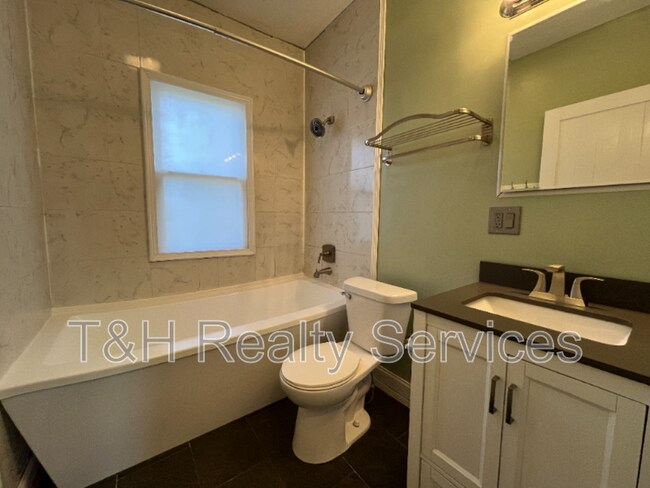 Building Photo - 5956 E Beechwood Ave