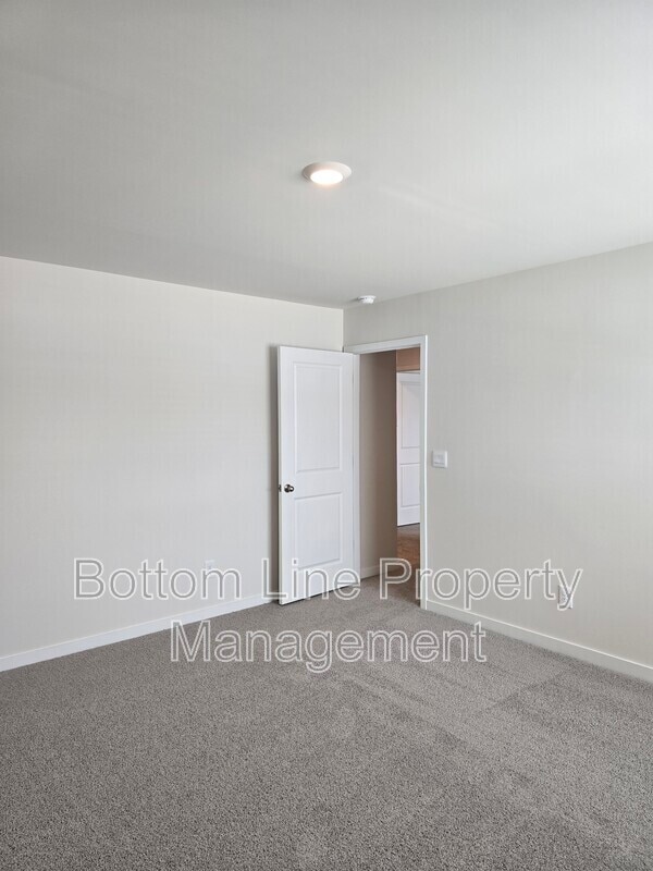 Building Photo - 549 Blackpool Ct