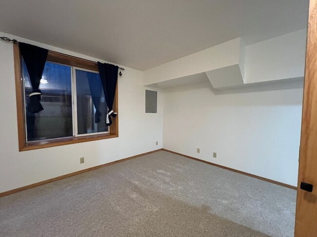 Building Photo - Large 6-Bedroom Home in Samish with a Fenced Yard