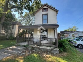 Building Photo - 925 W 5th St