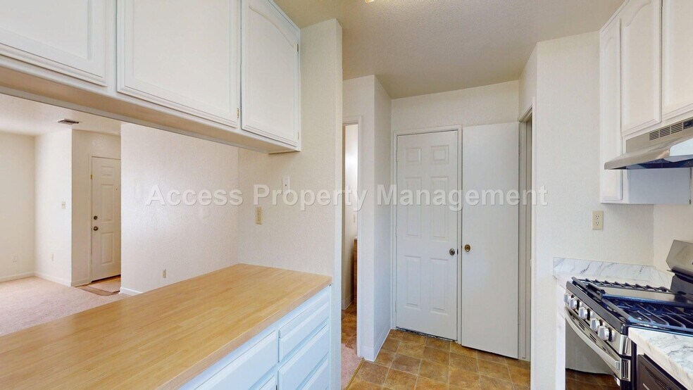 Building Photo - 1535 Springville Way