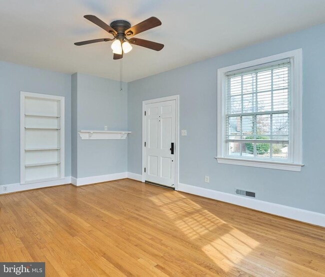 Building Photo - 304 N Highland St