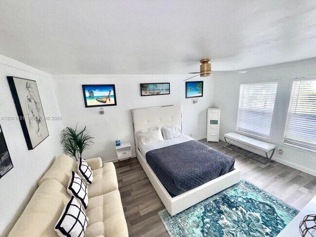 Building Photo - 1569 Shaker Cir