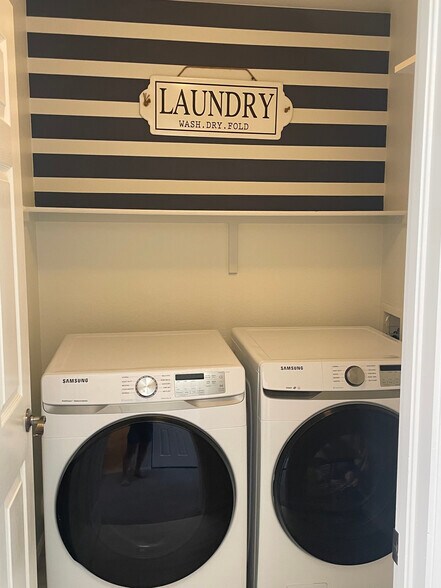 Laundry - 8419 Stonybridge Cir