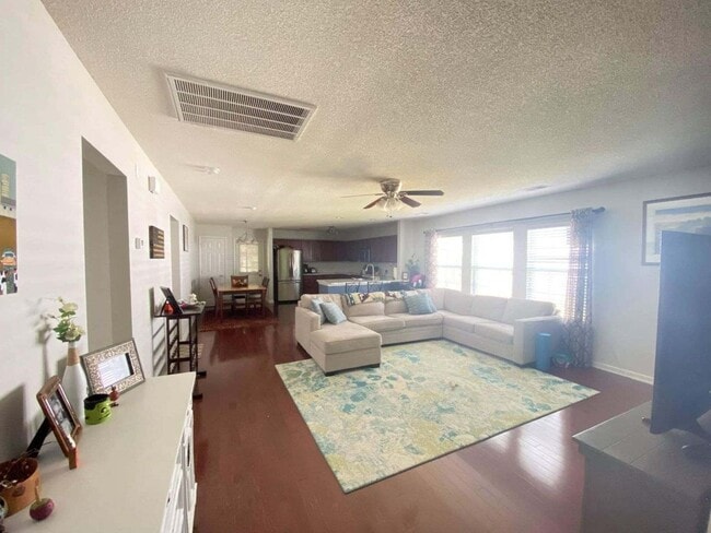 Building Photo - 216 Tigers Paw Dr